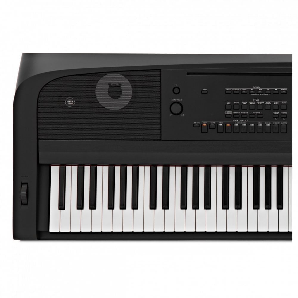 Yamaha DGX670 Digital Piano Standard Package Black