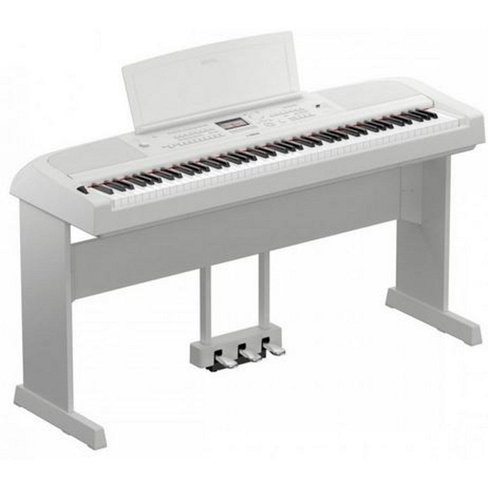 Yamaha DGX670 Digital Piano Premium Package White