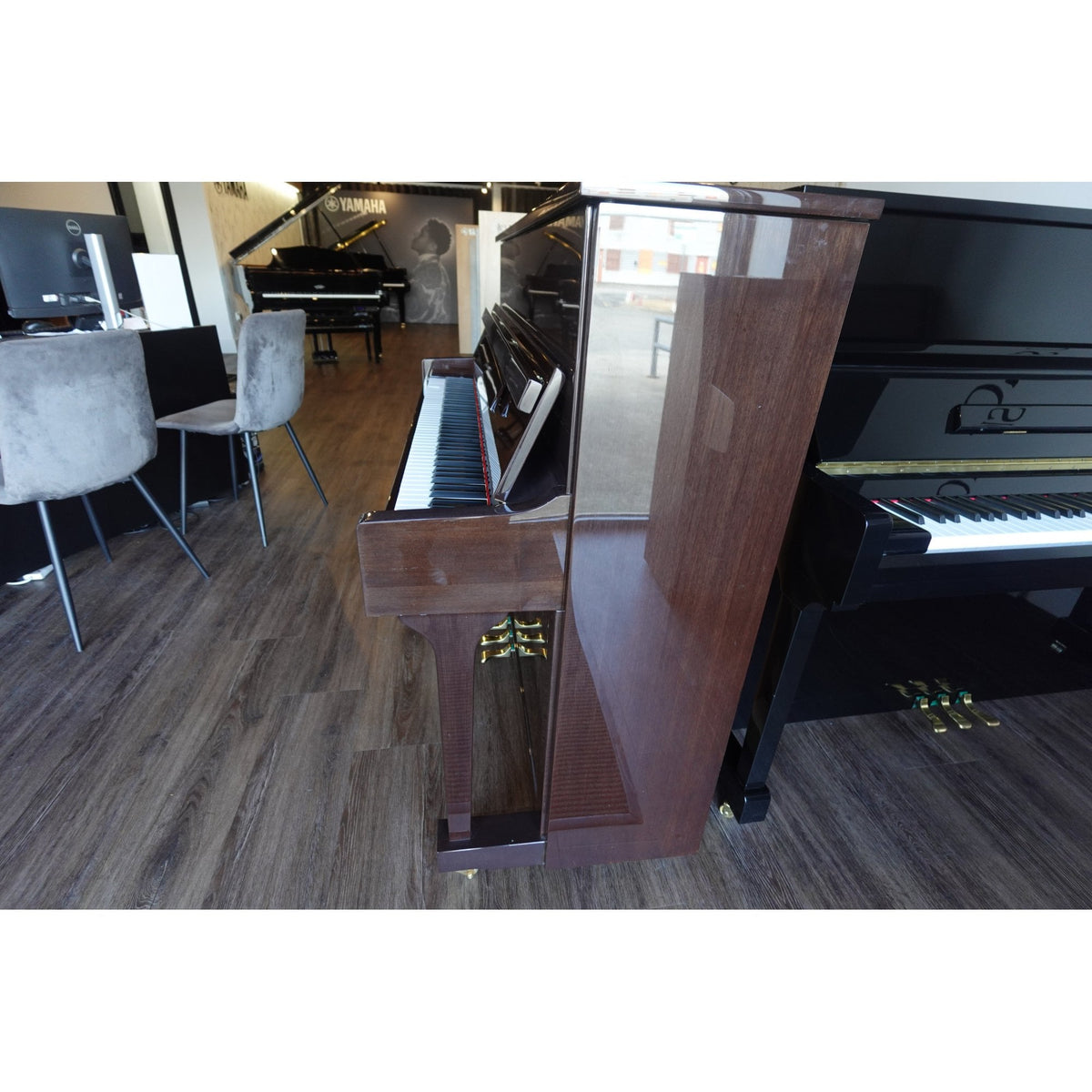Second hand Bentley UP118M Upright Acoustic Piano | Polished Mahogany | Chester Store