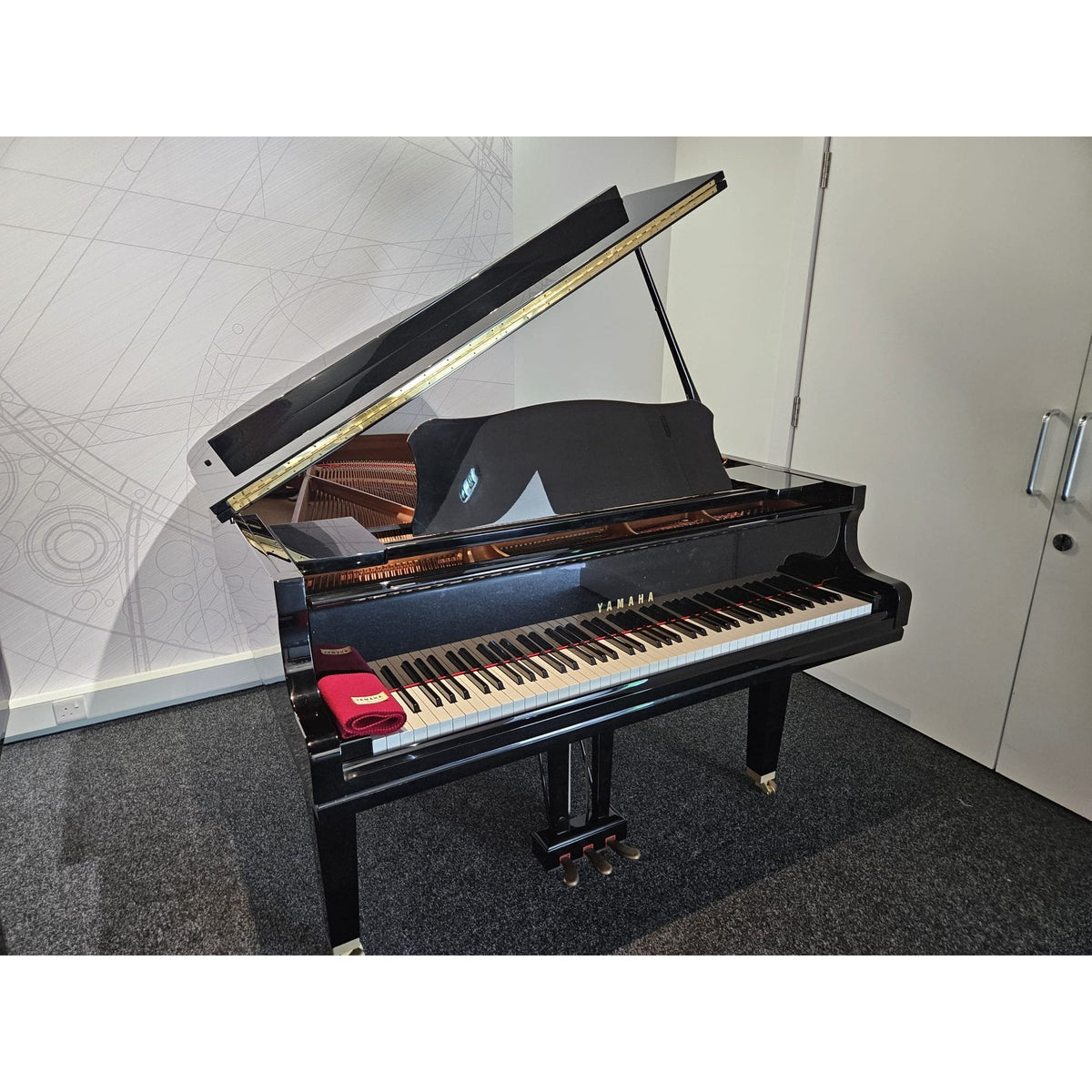 Secondhand Yamaha GC1 Acoustic Piano Polished Ebony