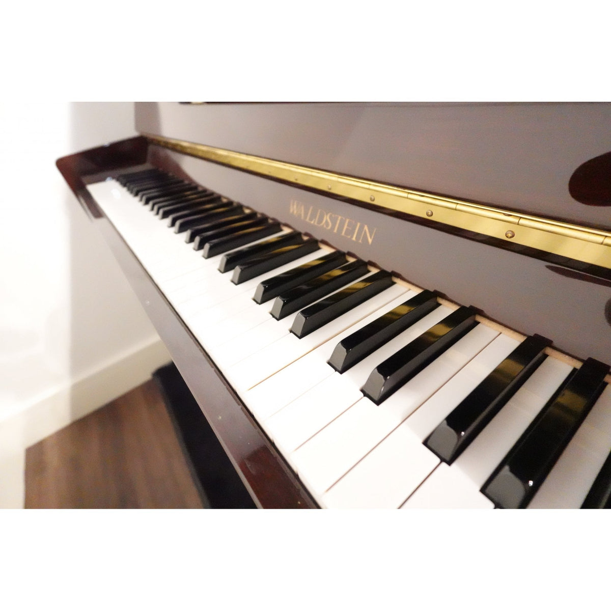 Secondhand Waldstein UP120M Upright Acoustic Piano | Polished Mahogany | Chester Store