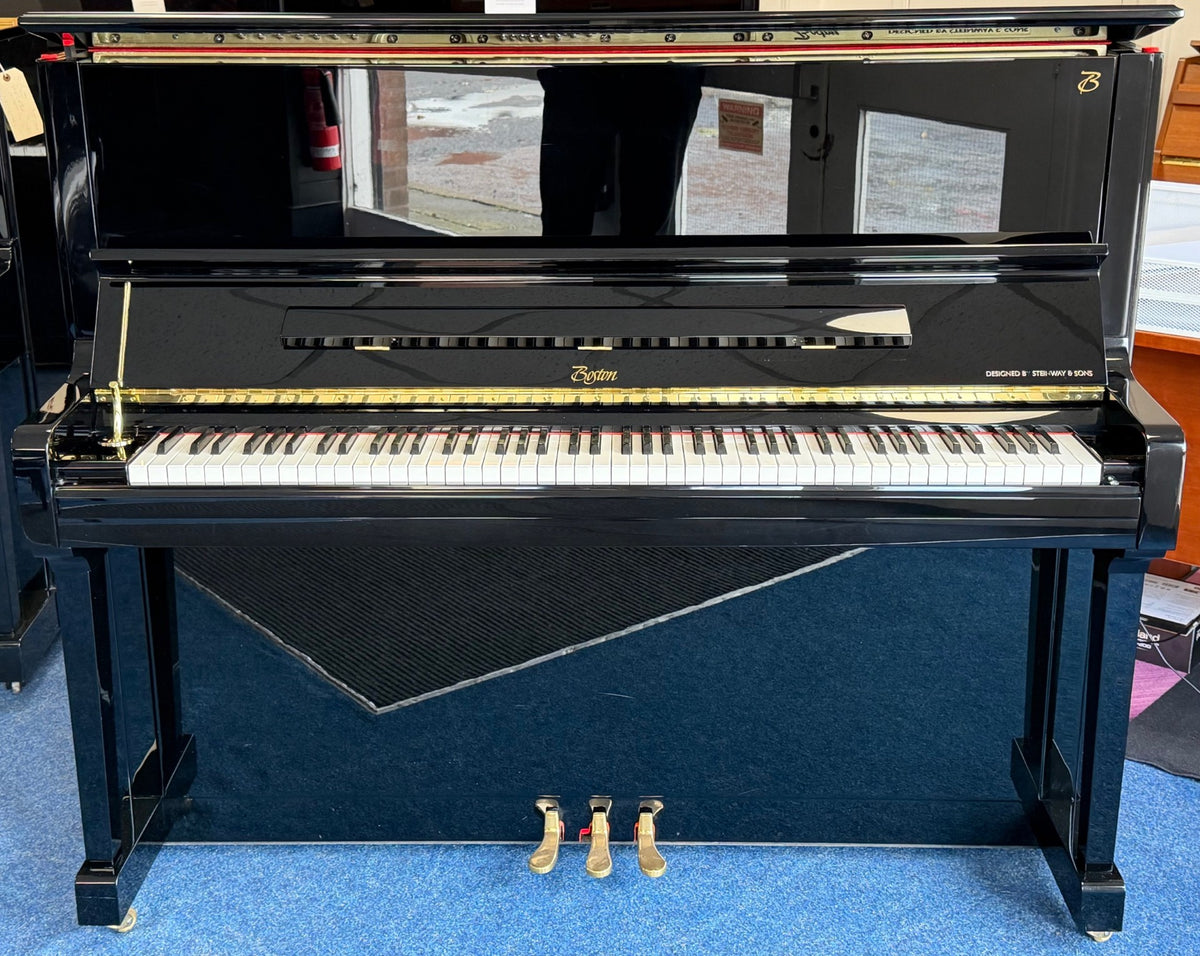 Ex-Lease Boston UP-126 Performance Edition Acoustic Upright Piano Polished Ebony | Bolton Store