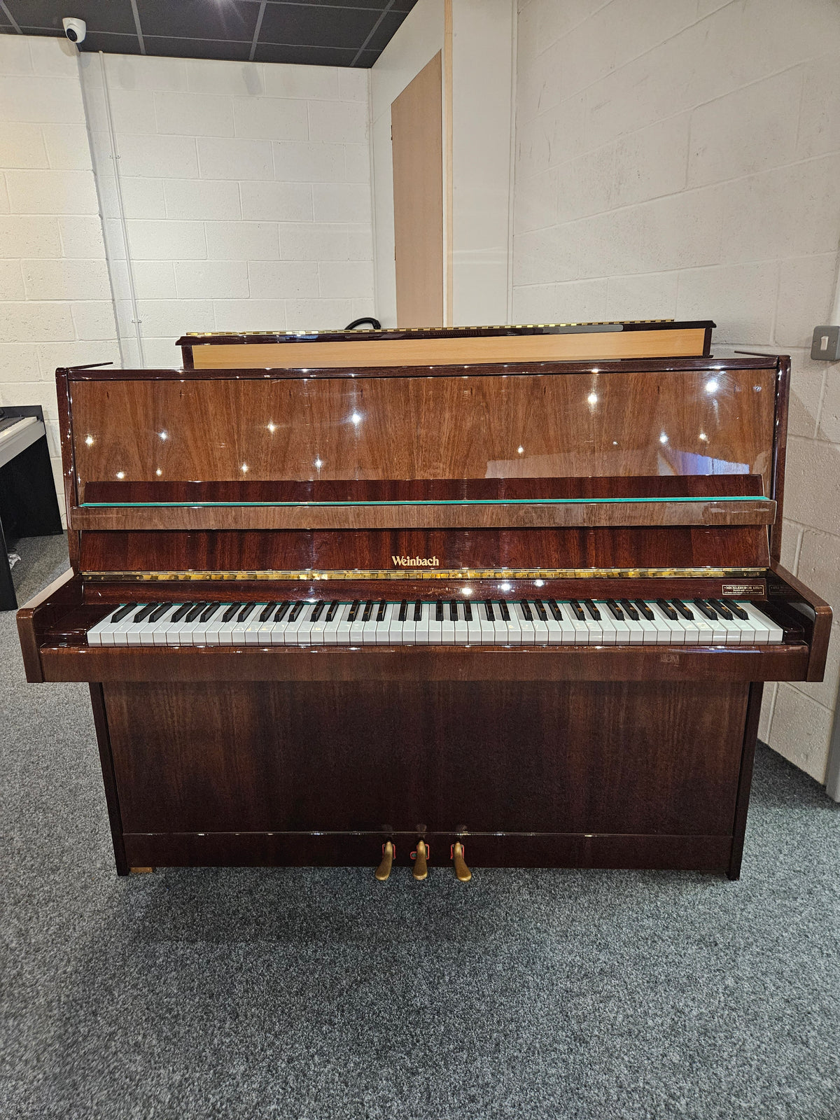 Secondhand Weinbach Acoustic Upright Piano Polished Mahogany
