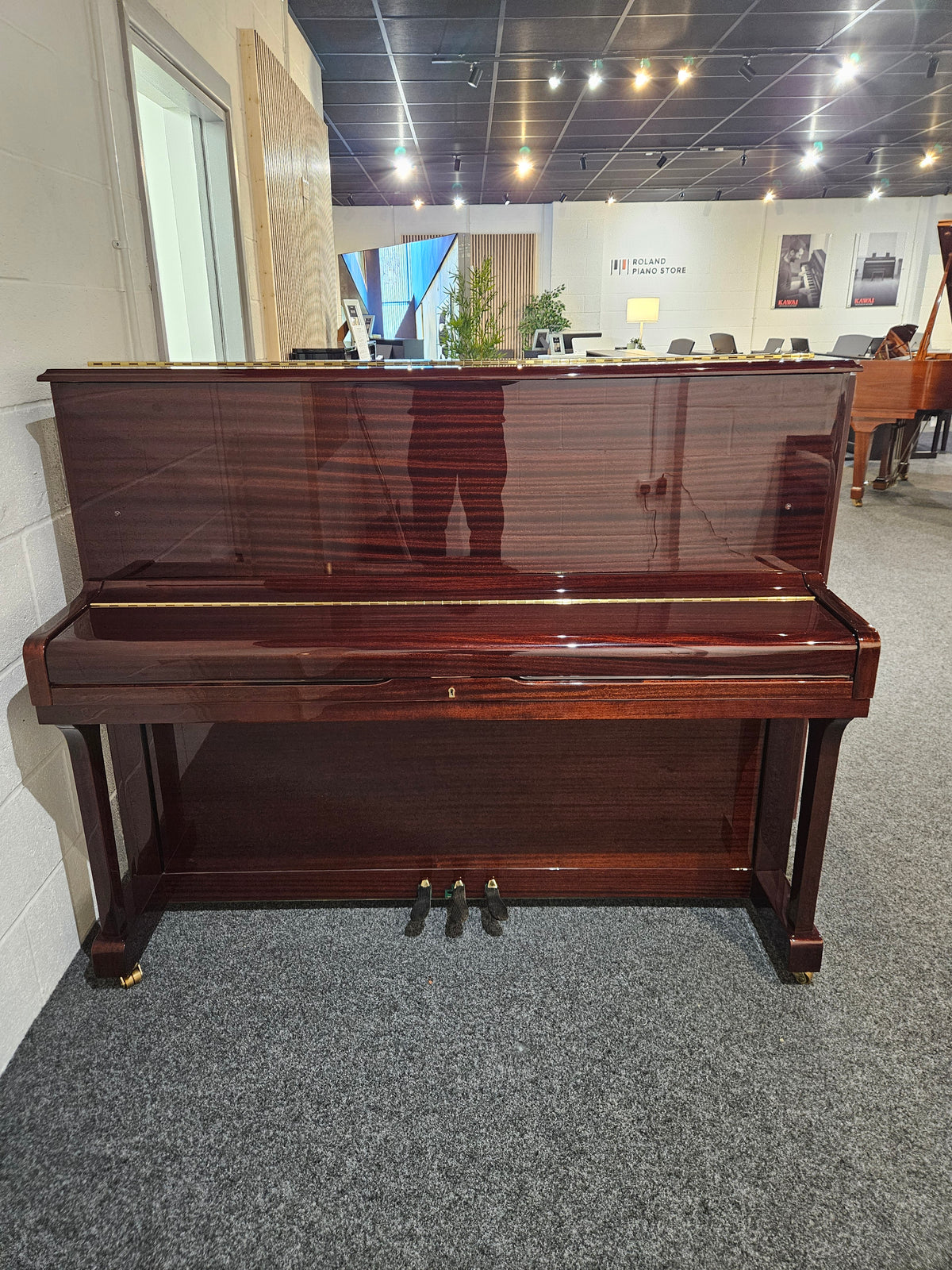 Secondhand Halle & Voight HV122 Acoustic Upright Piano Polished Mahogany