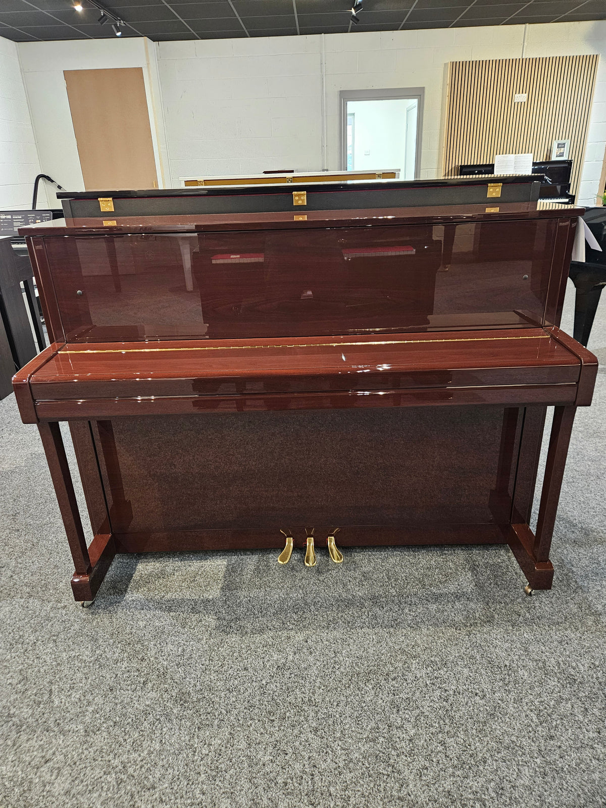 Ex Demo Yamaha B2E Acoustic Upright Piano Polished Mahogany
