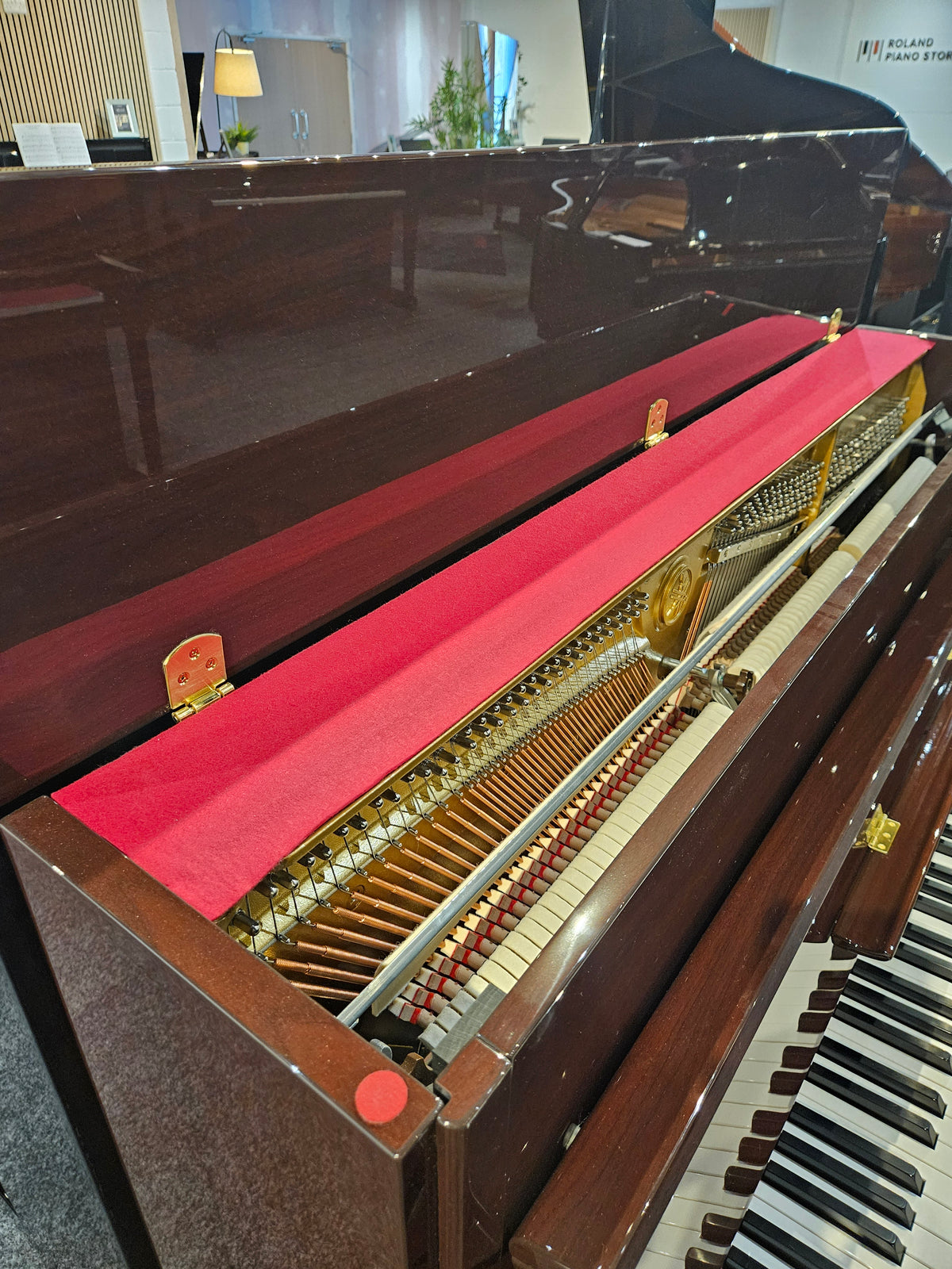 Ex Demo Yamaha B2E Acoustic Upright Piano Polished Mahogany