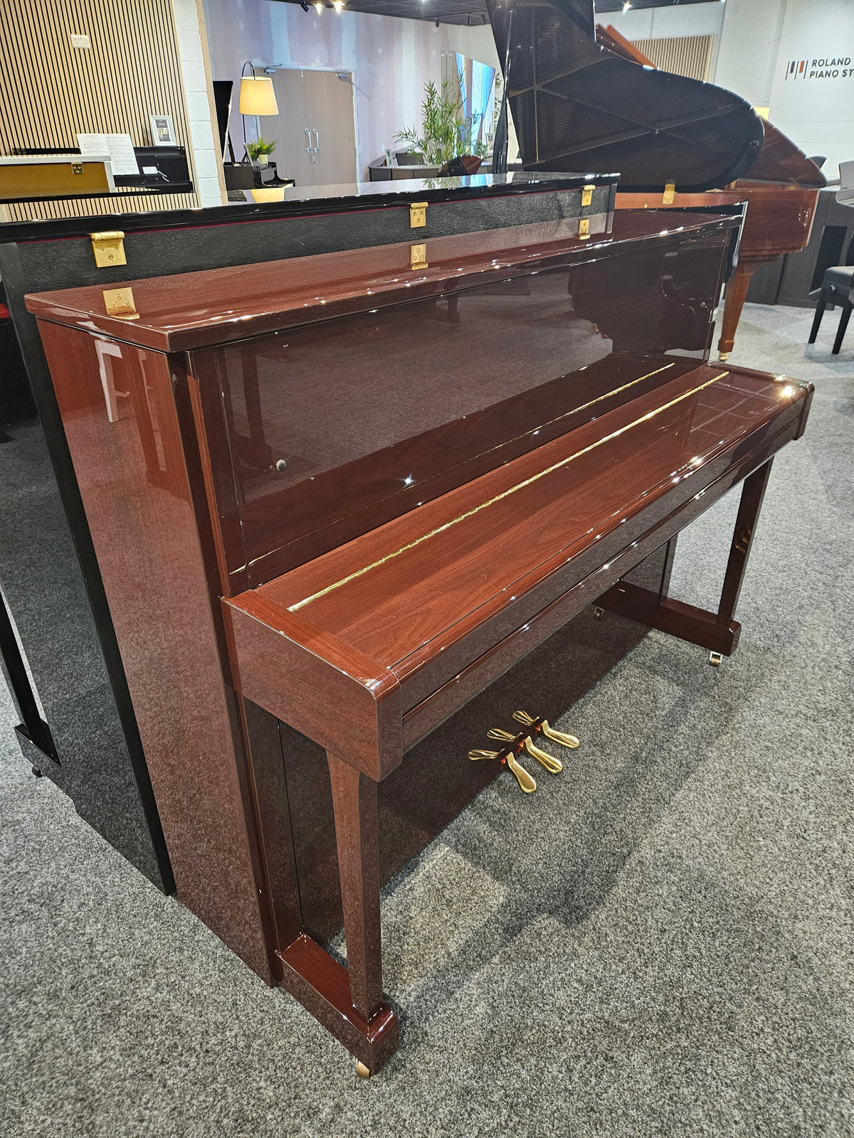 Ex Demo Yamaha B2E Acoustic Upright Piano Polished Mahogany