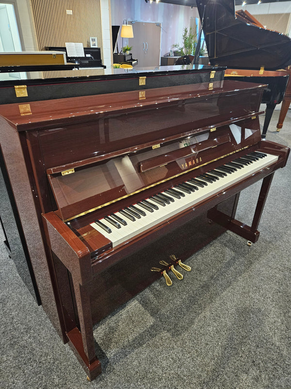 Ex Demo Yamaha B2E Acoustic Upright Piano Polished Mahogany