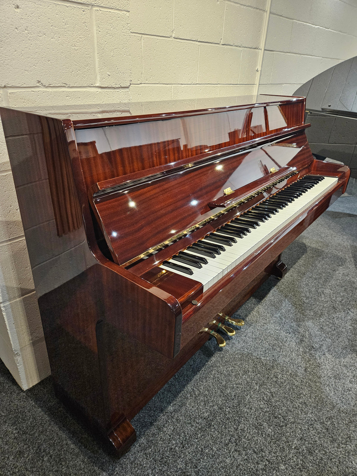 Secondhand Royale RS-11 Upright Piano Polished Mahogany