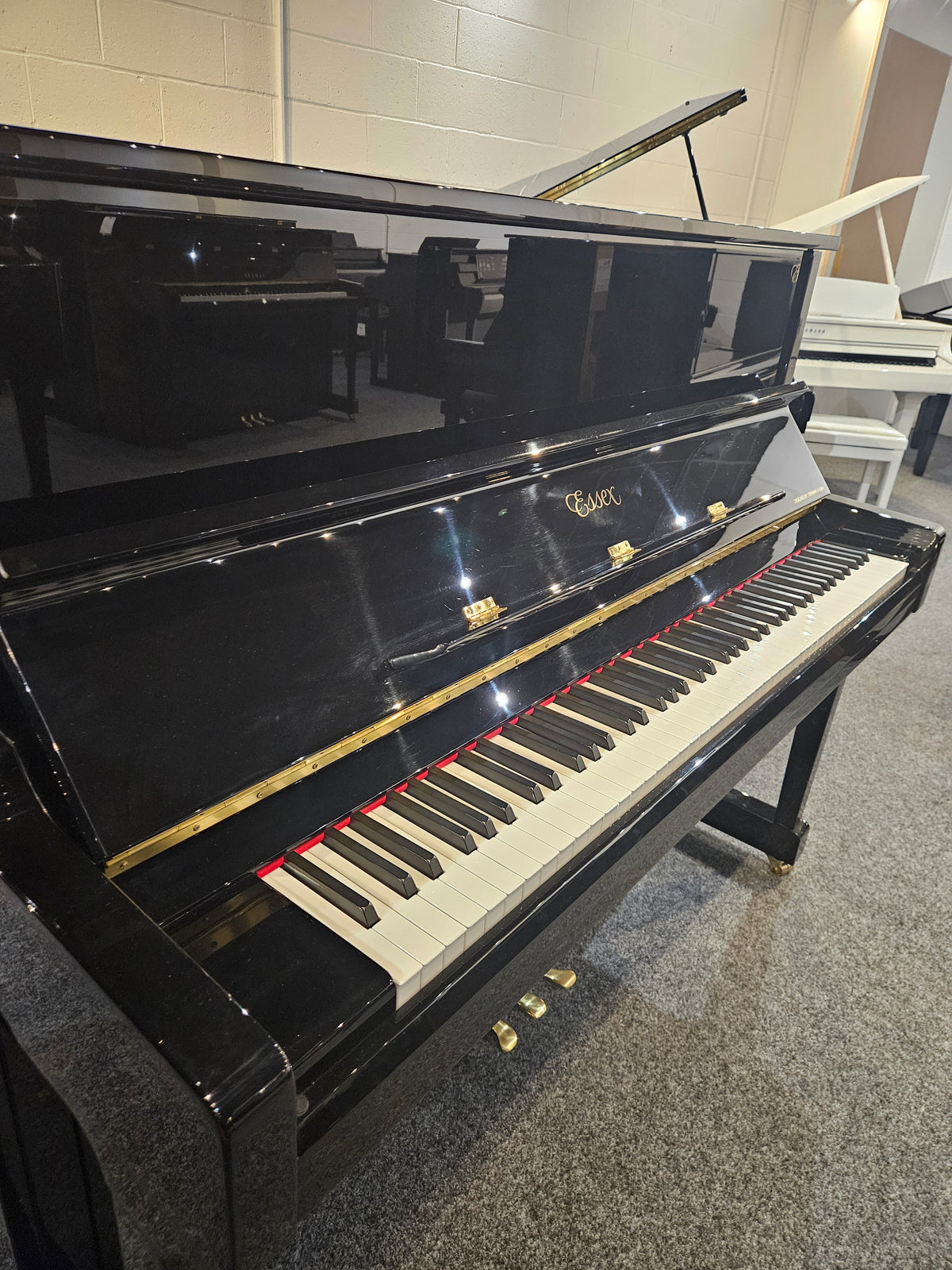 Ex-Lease Essex EUP-123 Acoustic Upright Piano Polished Ebony