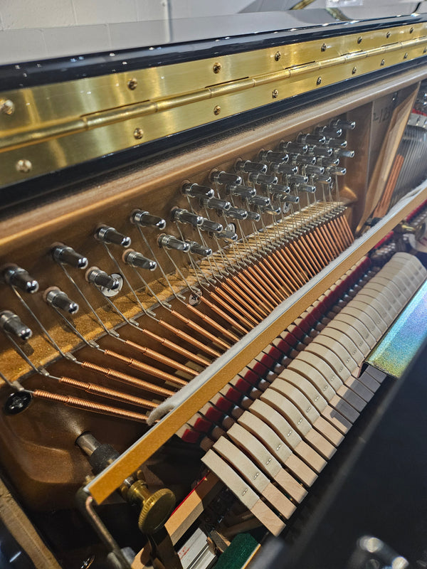 Ex-Lease Essex EUP-123 Acoustic Upright Piano Polished Ebony