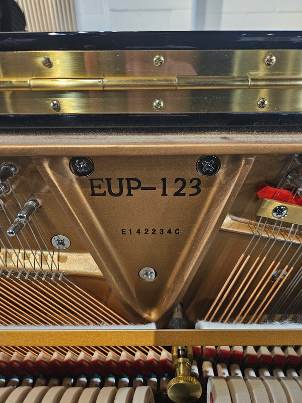 Ex-Lease Essex EUP-123 Acoustic Upright Piano Polished Ebony