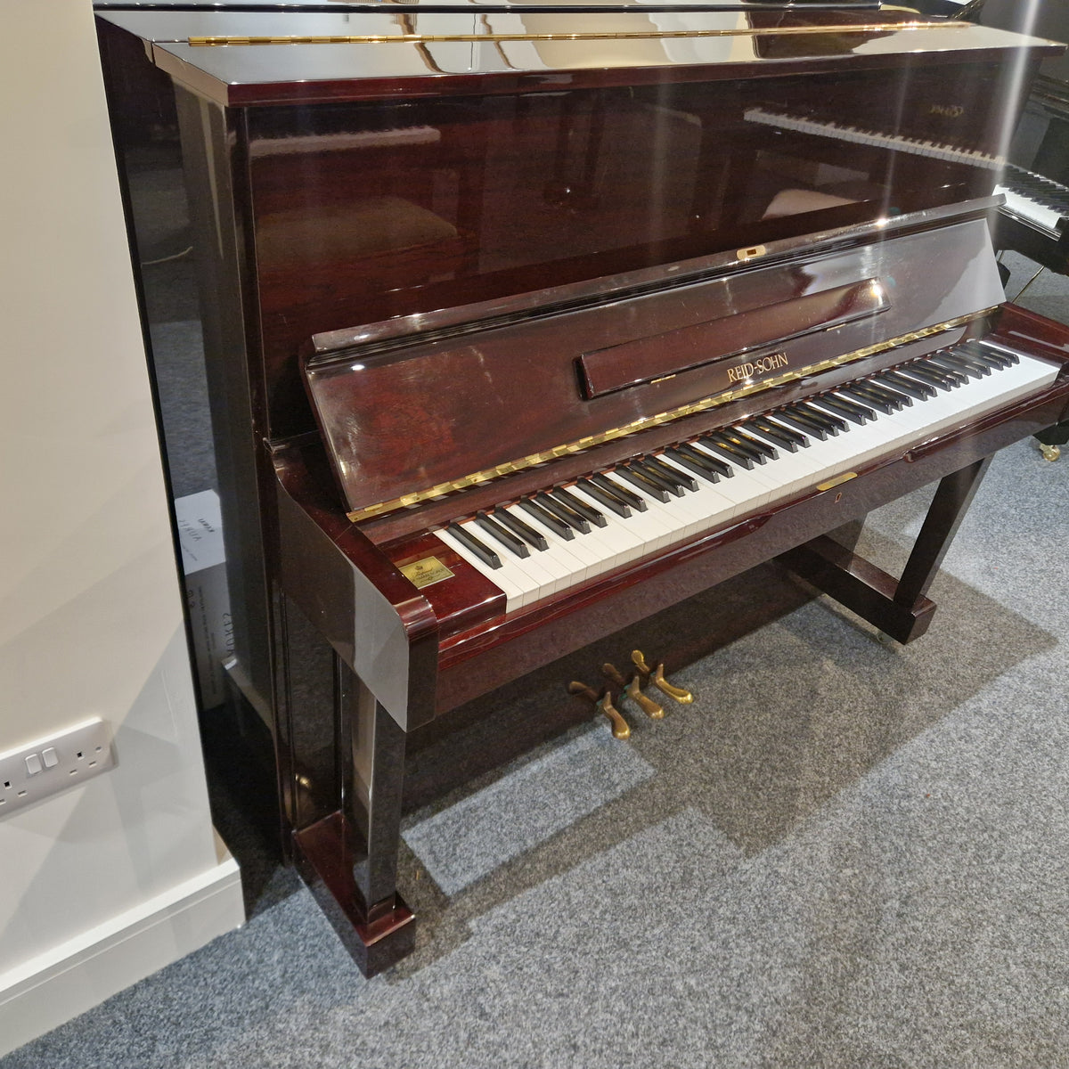 Secondhand Reid-Sohn SU121 Upright Piano Polished Mahogany