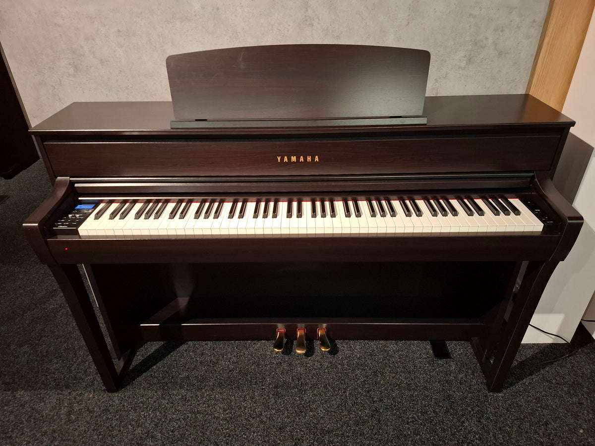Secondhand Yamaha CLP-675 Clavinova Digital Piano Dark Walnut