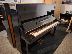 Refurbished Yamaha U3A Acoustic Upright Piano Polished Ebony - Japan, 1983