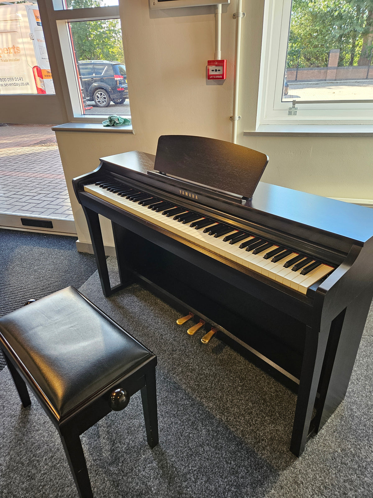 Secondhand Yamaha CLP725 Digital Piano Rosewood