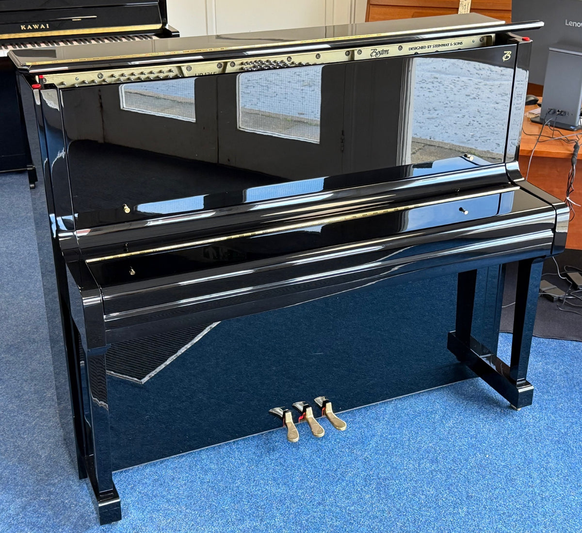 Ex-Lease Boston UP-126 Performance Edition Acoustic Upright Piano Polished Ebony | Bolton Store
