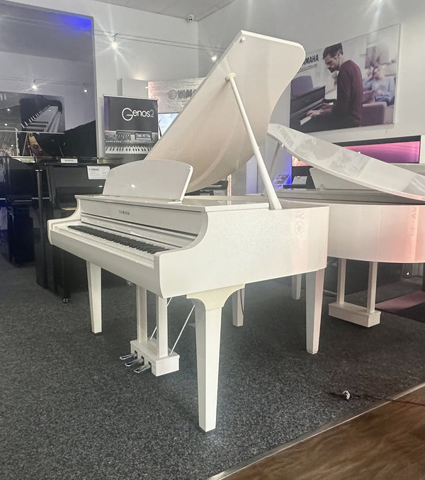 Secondhand Yamaha CLP-695WHGP Digital Piano Polished White