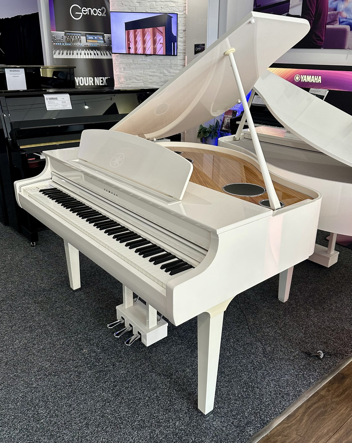 Secondhand Yamaha CLP-695WHGP Digital Piano Polished White