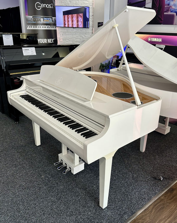 Secondhand Yamaha CLP-695WHGP Digital Piano Polished White