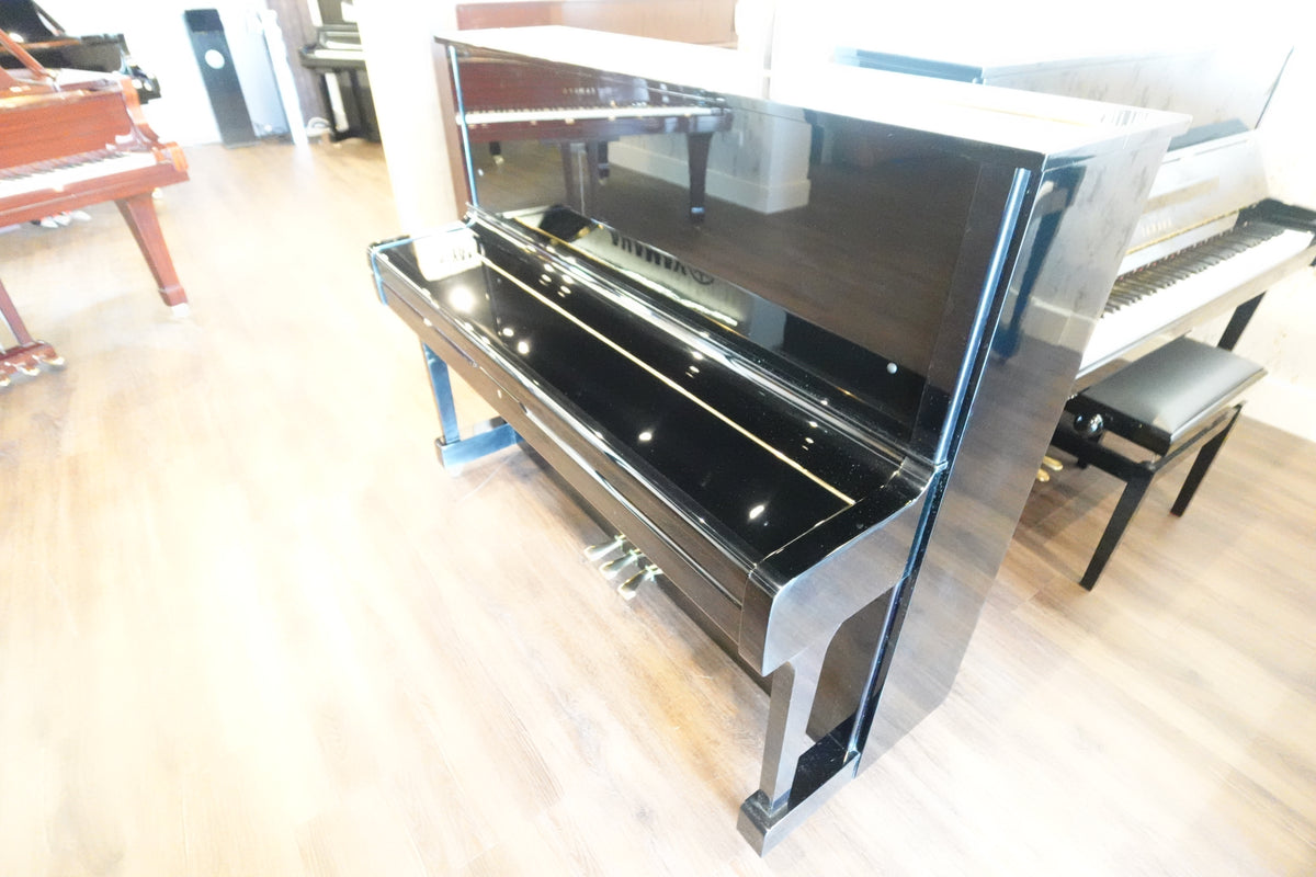 Refurbished Yamaha U1 Upright Acoustic Piano | Polished Ebony | Chester Store