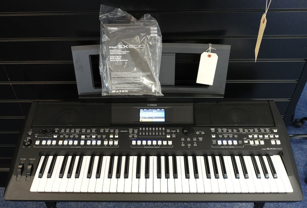 Secondhand Yamaha PSRSX600 Keyboard Workstation