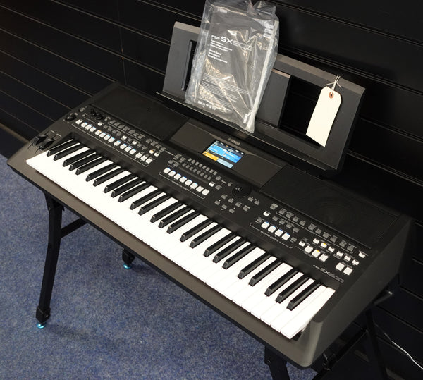 Secondhand Yamaha PSRSX600 Keyboard Workstation