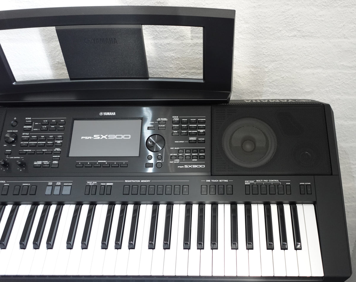 Secondhand Yamaha PSRSX900 Keyboard