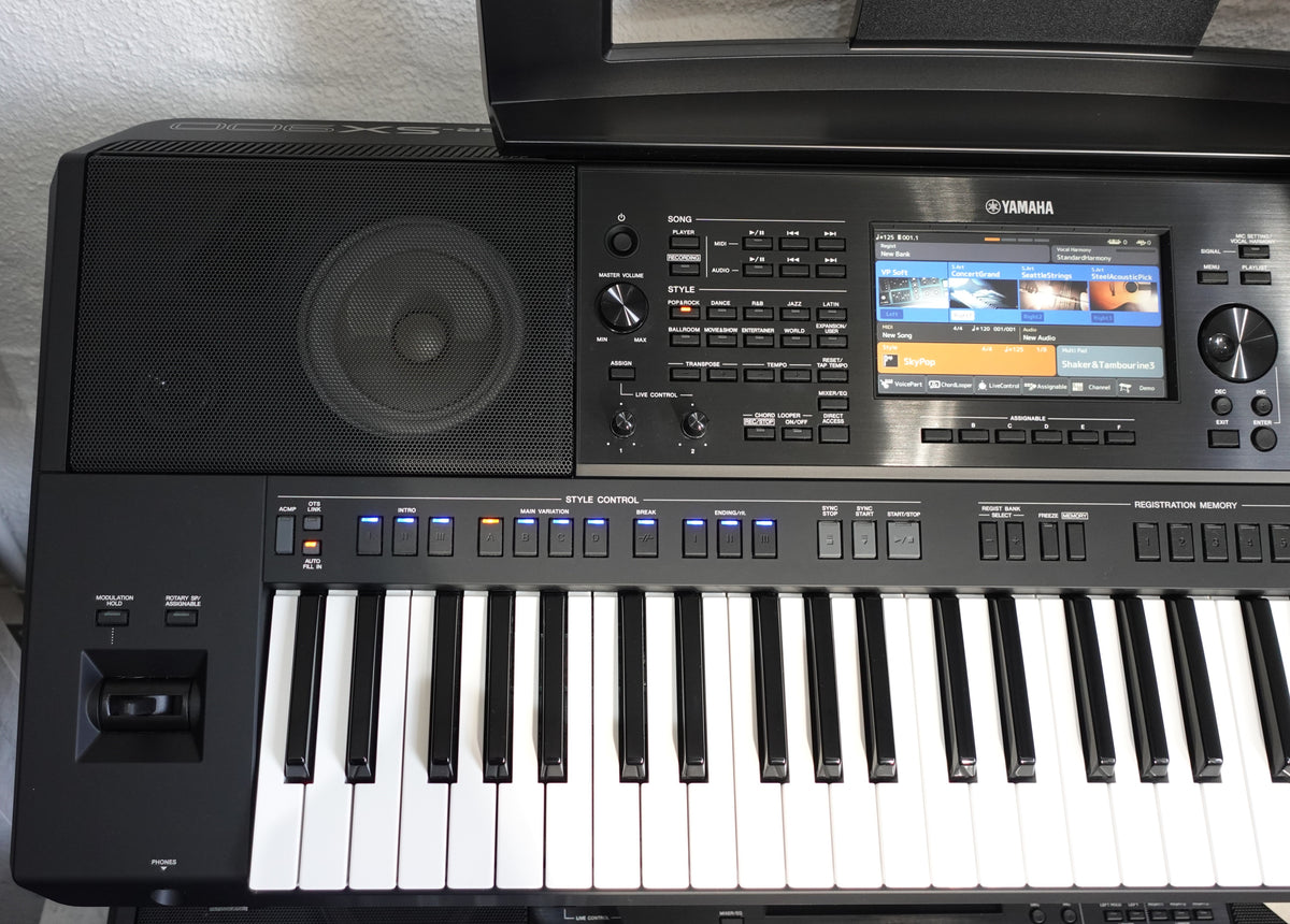 Secondhand Yamaha PSRSX900 Keyboard