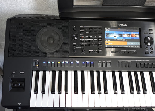 Secondhand Yamaha PSRSX900 Keyboard