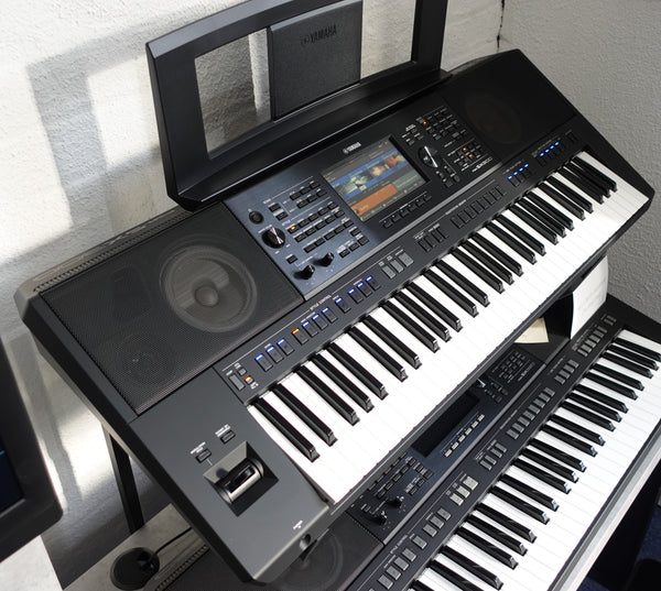 Secondhand Yamaha PSRSX900 Keyboard
