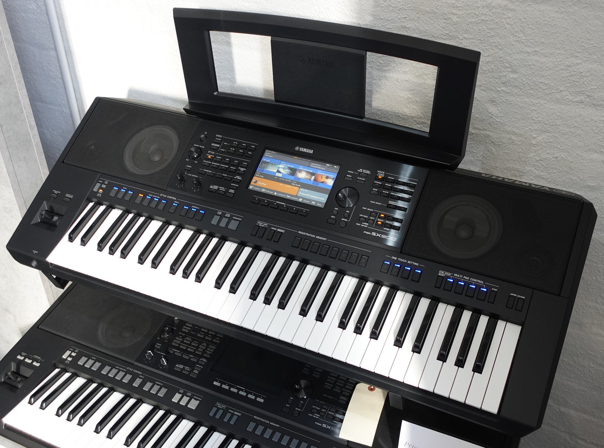 Secondhand Yamaha PSRSX900 Keyboard