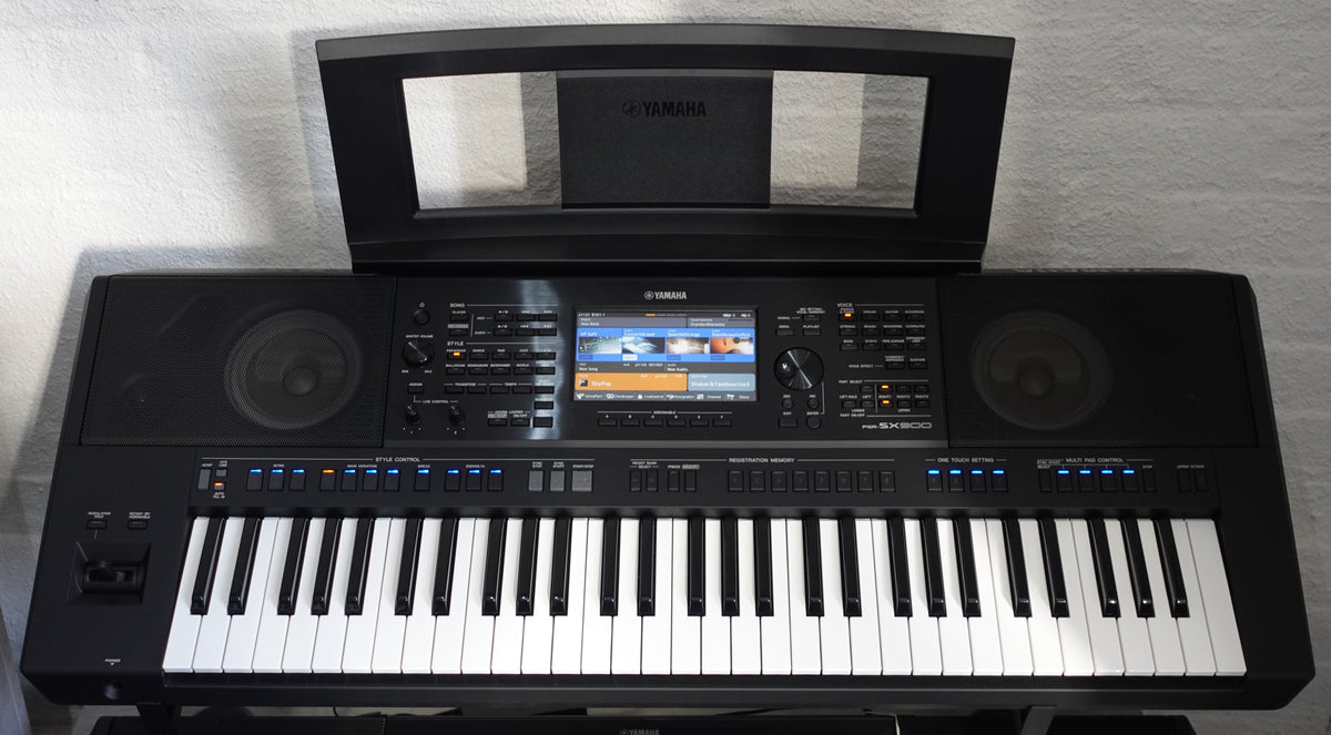 Secondhand Yamaha PSRSX900 Keyboard