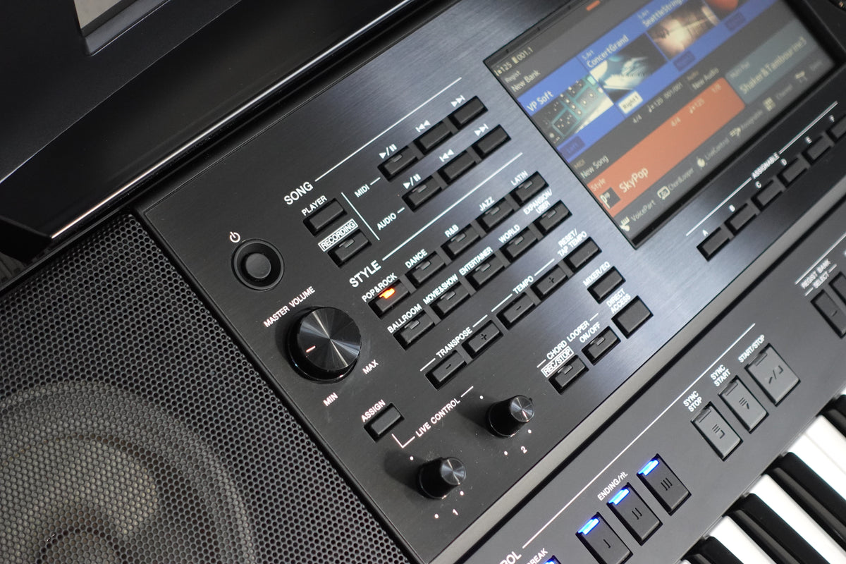 Secondhand Yamaha PSRSX900 Keyboard