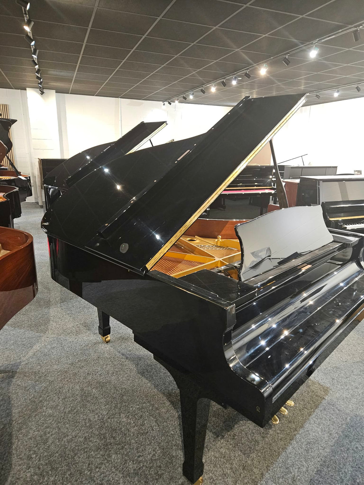 Secondhand Kawai RX2 Acoustic Grand Piano | Polished Ebony | Leeds Store