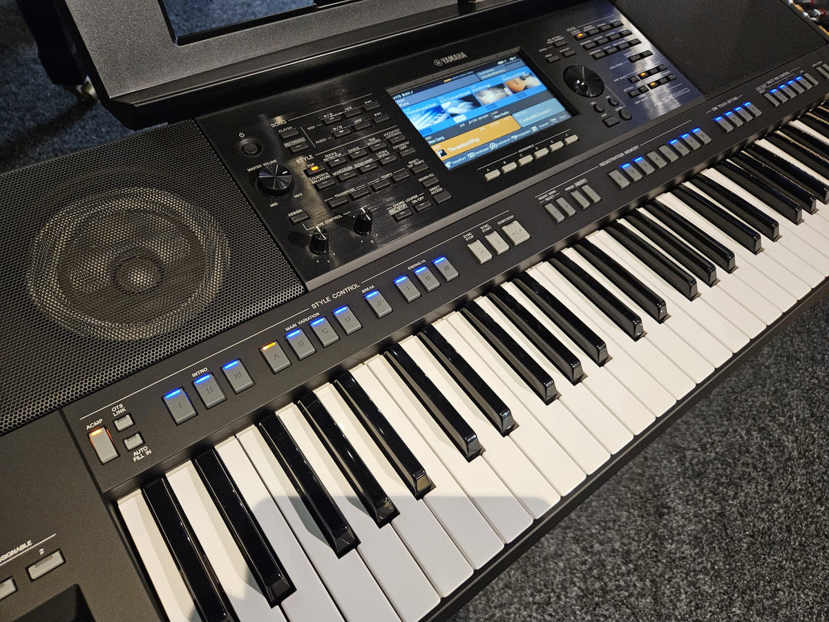 Secondhand Yamaha PSR-SX920 Digital Arranger Workstation