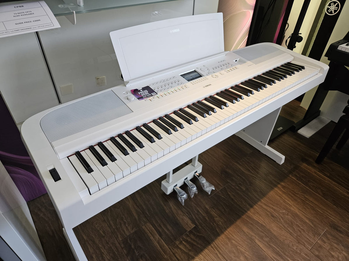 Ex-Display Yamaha DGX670 White Digital Piano | Edinburgh Store | PN