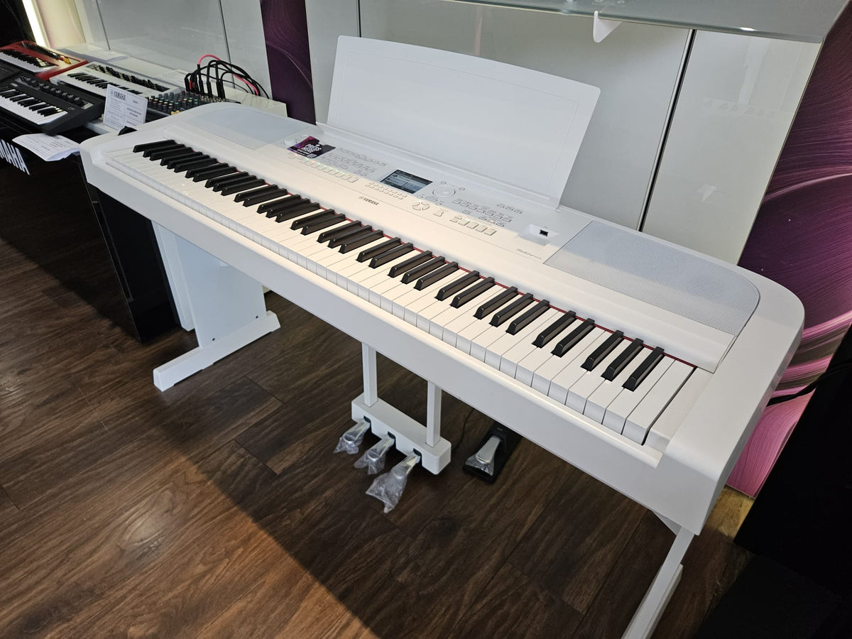Ex-Display Yamaha DGX670 White Digital Piano | Edinburgh Store | PN