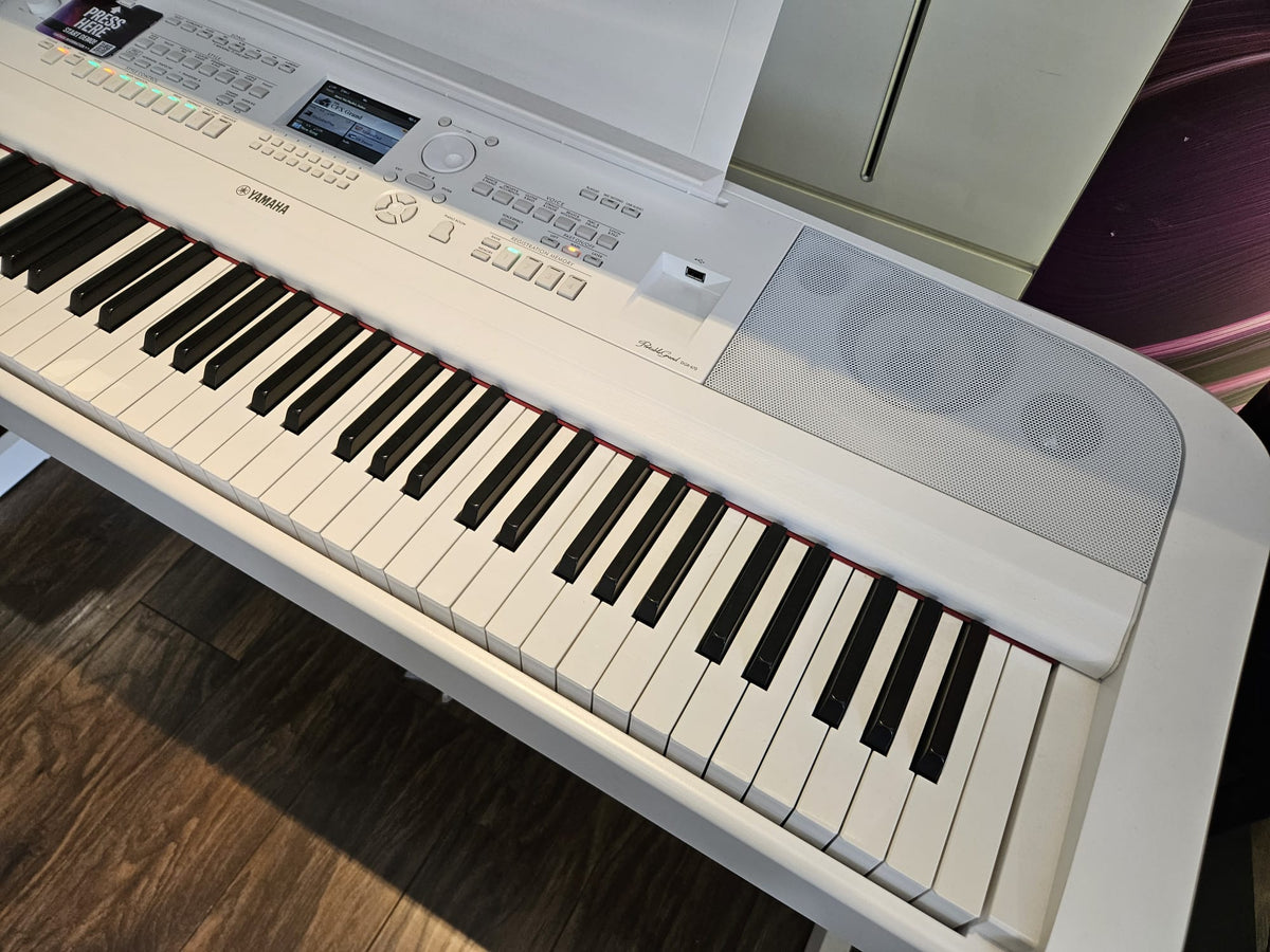 Ex-Display Yamaha DGX670 White Digital Piano | Edinburgh Store | PN