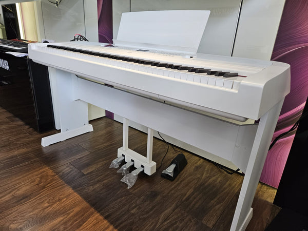 Ex-Display Yamaha DGX670 White Digital Piano | Edinburgh Store | PN