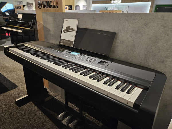 Secondhand Yamaha DGX670 Black Digital Piano