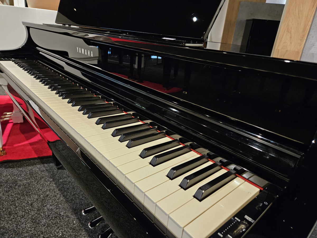 Secondhand Yamaha CLP-695GP Digital Piano Polished Ebony