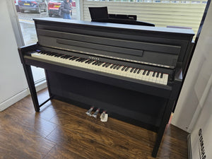 Secondhand Yamaha CLP-585 Digital Piano Black Walnut