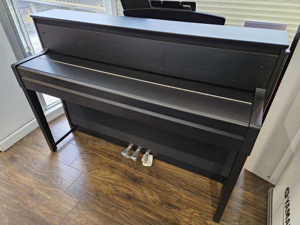 Secondhand Yamaha CLP-585 Digital Piano Black Walnut