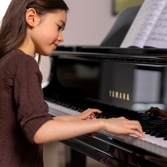 Yamaha GCB PE Baby Grand Piano in Polished Ebony