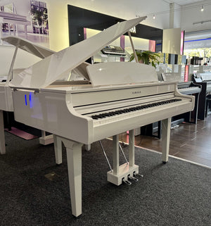 Secondhand Yamaha CLP-695WHGP Digital Piano Polished White