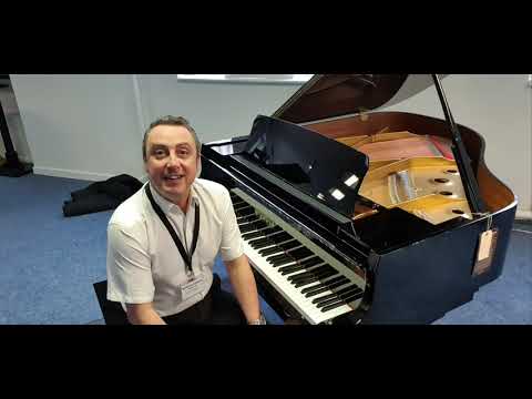 Kawai GL30 Acoustic Grand Piano Polished Ebony